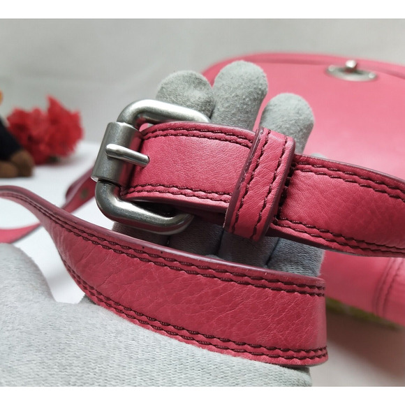Fossil Red Leather Turnlock Flap Closure Crossbody Bag - Picture 5 of 14
